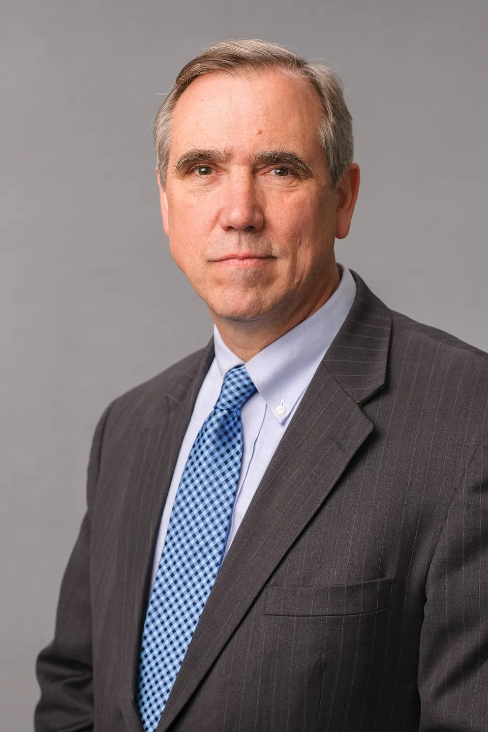 Official portrait of Sen. Jeff Merkley
